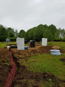 Installation tableau électrique tétrapolaire pour l'alimentation d'une future piscine, à Angers, dans le Maine-et-Loire (49).