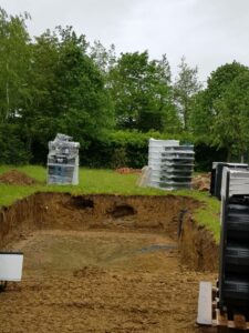 Installation tableau électrique tétrapolaire pour l'alimentation d'une future piscine, à Angers, dans le Maine-et-Loire (49).