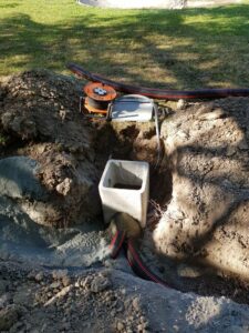 Alimentation électrique pour un bassin et de futurs éclairages extérieures À bouchemaine